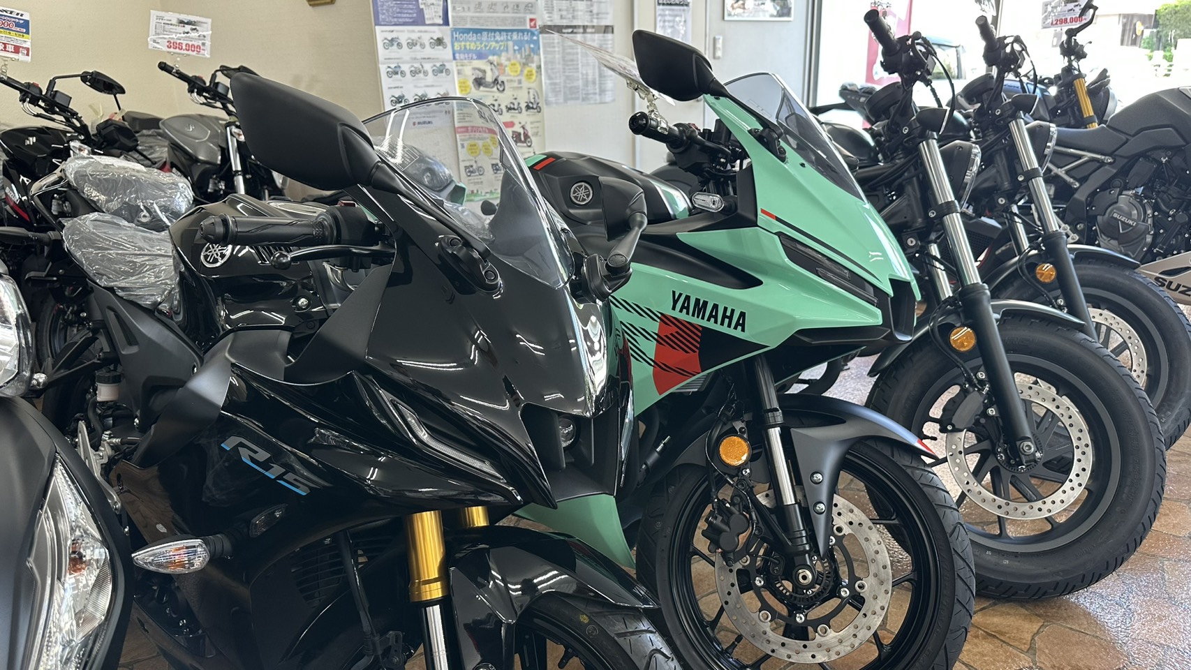 店内展示車(スポーツモデル)